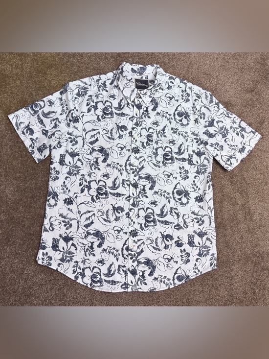 St. John's Bay Other - St. John's Bay SS Floral Button-Down Shirt - White/Navy Hawaiian style size L